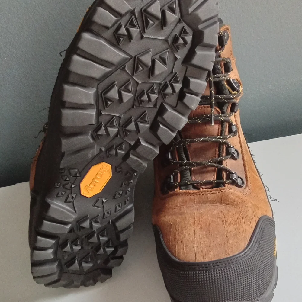 Duluth Trading Co Mens Mid Hiking Boots Waterproof Vibram Brown Leather Hard Toe